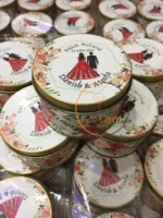 New Floral Design With Couple